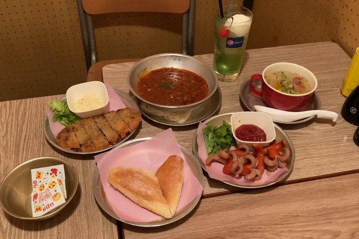 東京渋谷タイムトラベルレトロフード＆バーホッピングツアー