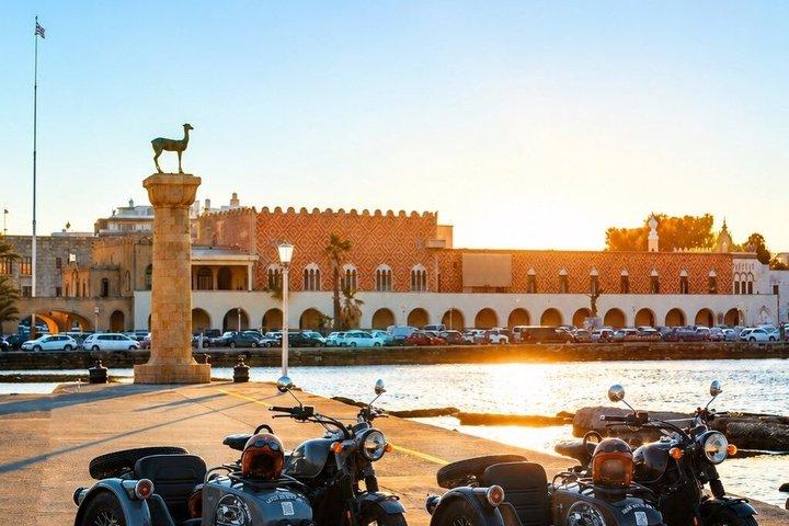 Privétour bij zonsondergang in Rhodos Vintage Sidecar Experience