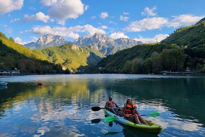ネレトヴァカヤックツアー穏やかな海と素晴らしい山の景色