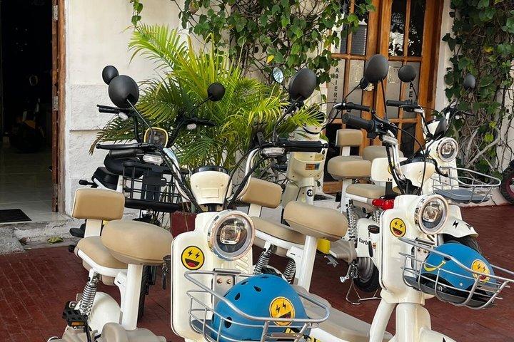 サンタマルタの文化と味電動バイクシティツアー