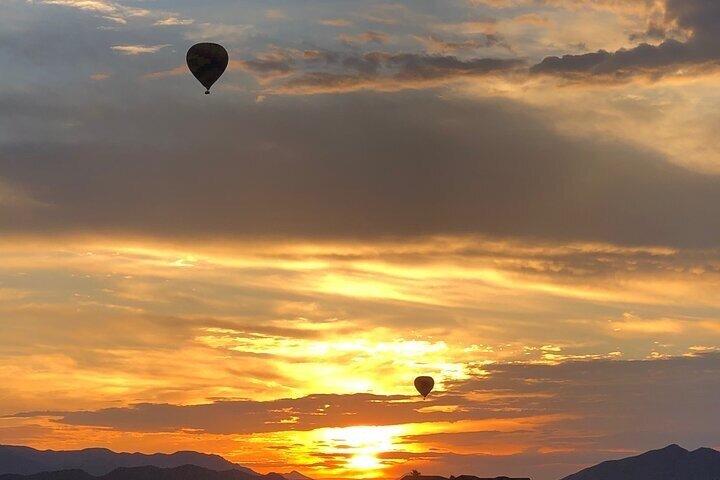 Sunrise Hot Air Balloon Adventure sobre o Deserto de Sonora