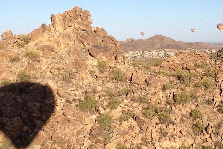 Sunrise Hot Air Balloon Adventure sobre o Deserto de Sonora