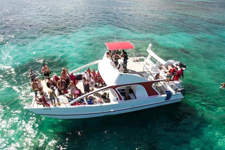 Hip hop catamaran in Punta Cana, snorkelen, feesten en zwembad