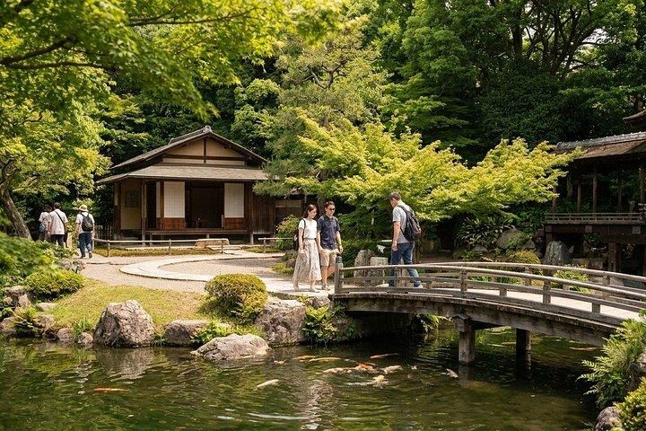 京都タワー東本願寺と渉成園散策ツアー