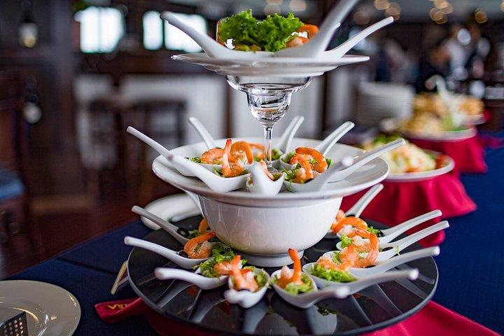 ハノイ発アリサプレミアクルーズハロン湾2D1N