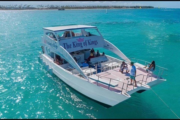 Hip Hop Punta Cana Party Boat – The Float Flow Party