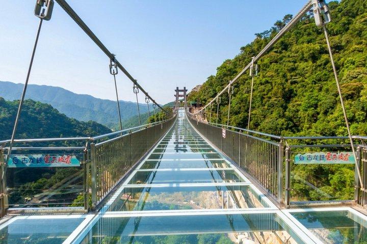 Guangzhou to Gulong Gorge Glass Bridge and Waterfall Private Tour