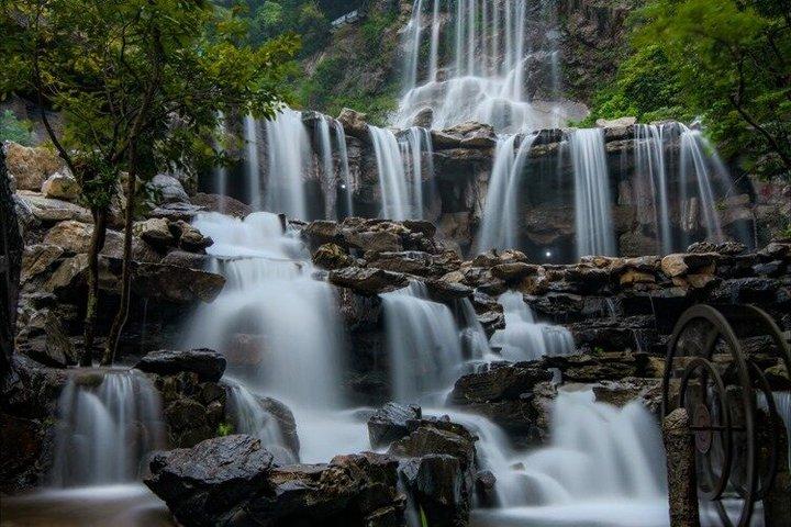Guangzhou nach Gulong Gorge Glasbrücke und Wasserfall Private Tour
