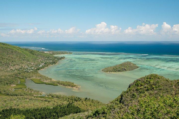 Hiking Le Morne Brabant