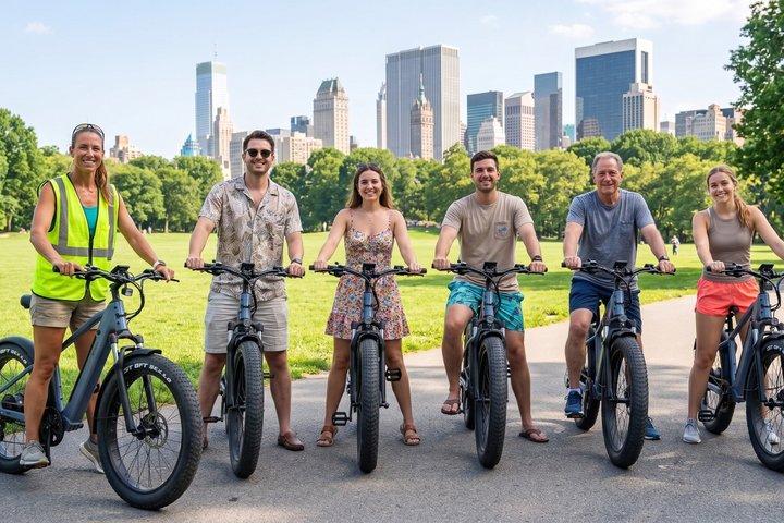 セントラルパークEバイクツアー：象徴的なランドマークを発見