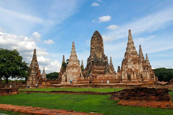 バンコクから電車で行くアユタヤユネスコ世界遺産日帰り旅行