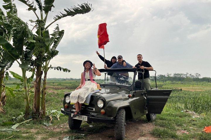 Hanoi City Highlights Sightseeing por Jeep ao ar livre em 2 horas