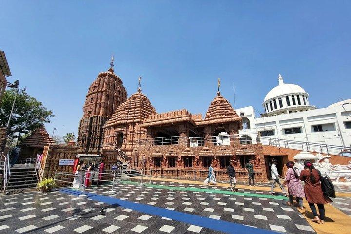 Hyderabad City Temples: A Spiritual Private Tour with Guide & Car