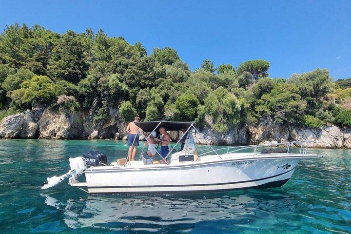 Passeio de barco privado para Paxos Antipaxos, na costa nordeste de Corfu