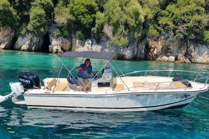 Passeio de barco privado para Paxos Antipaxos, na costa nordeste de Corfu