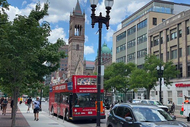 Ganztägige Hop-on-Hop-off-Sightseeing-Tour durch Boston