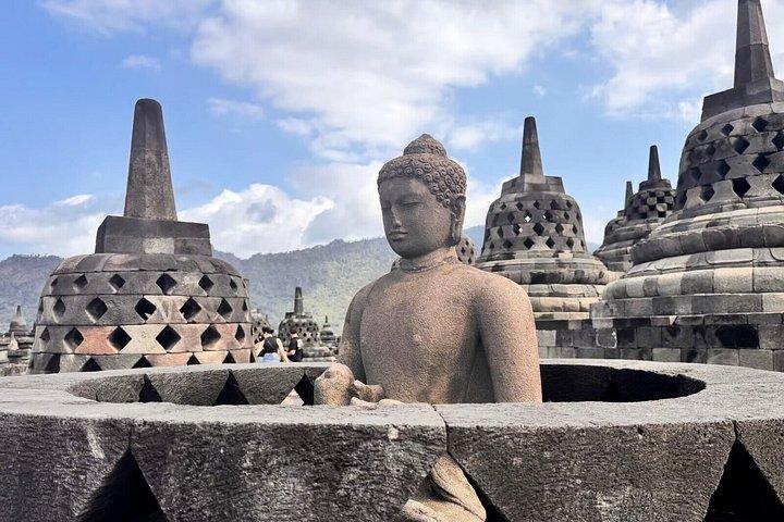 ボロブドゥール半日ツアー（登山アクセス付き）