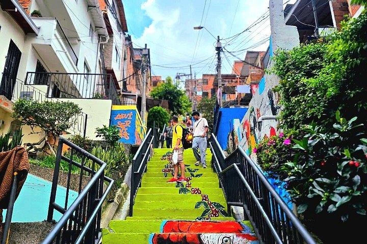 Graffiti, history and taste : a journey through the commune 13