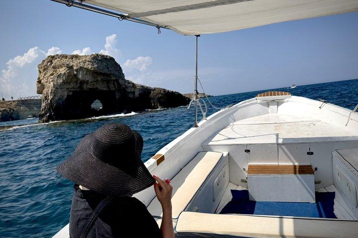 Syracuse Bay Boat Tour with Fruit and Prosecco