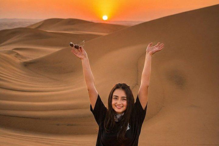 Escursione a Paracas e Huacachina da Lima con tramonto nel deserto.