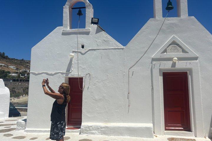 Private Mykonos Sightseeing Experience with a Local