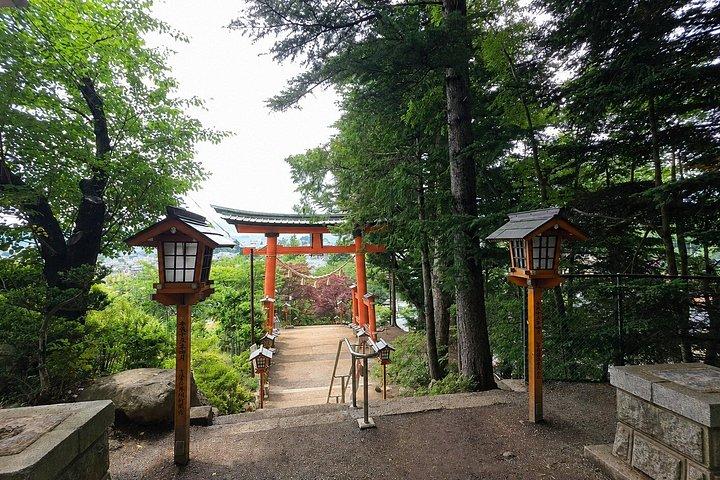 プライベート富士ツアー洞窟とフルーツと隠れた山梨
