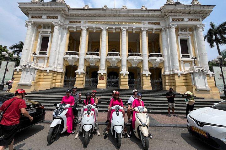 女性ライダーとバイクでハノイ体験