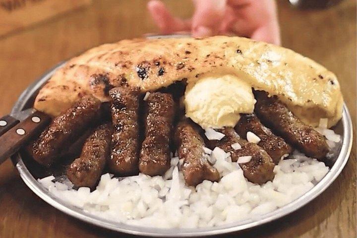 ベオグラード：Eスクーターでストリートフード試食ツアー