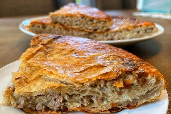 ベオグラード：Eスクーターでストリートフード試食ツアー