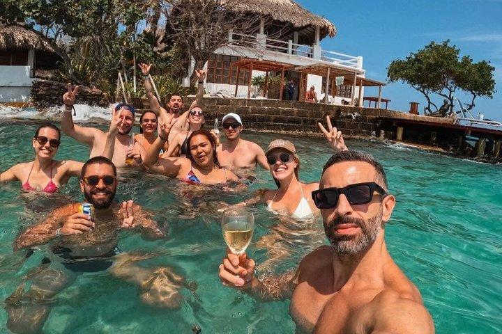 Cholón Party in speedboat Playa Barú private island and Lunch