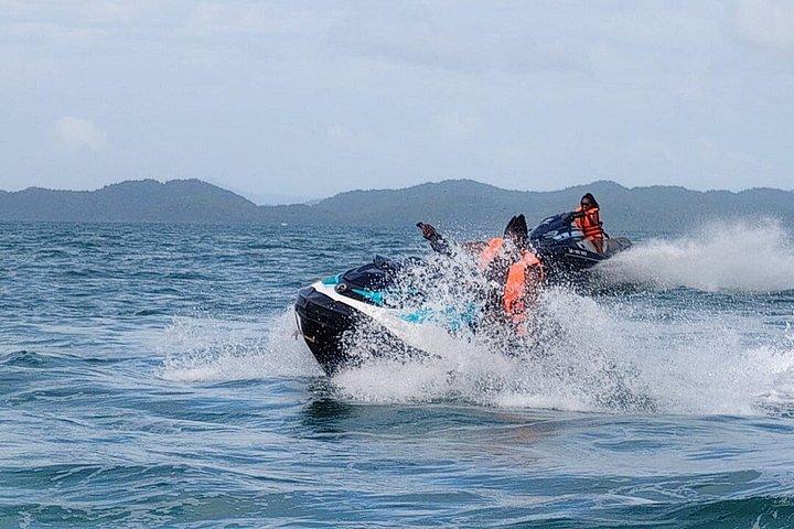 プーケット発パンガー4島ジェットスキーツアー（ランチ付き）