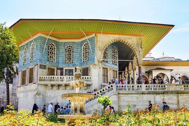 Topkapi Palace Guided Tour with Harem and Skip-the-Line Entry