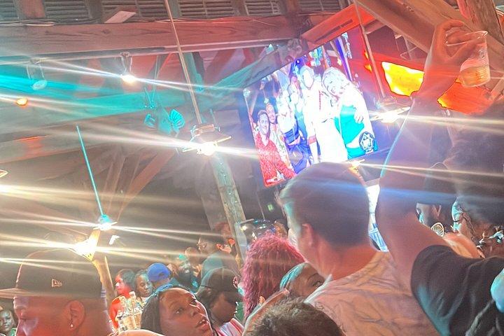 モンテゴ湾ナイトライフツアー（プライベート送迎付き）