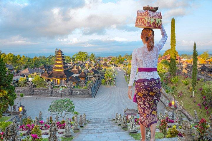 バリ東部ツアー：マザー寺院、ペングリプラン、トゥカド・セプン