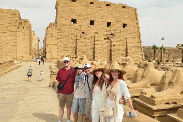 Excursão privada Luxor East & West Bank com Guia Especialista