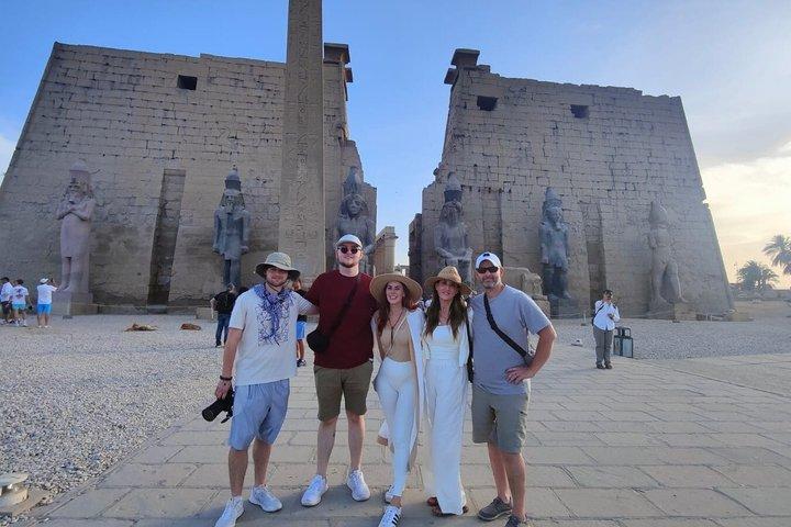 Excursão privada Luxor East & West Bank com Guia Especialista