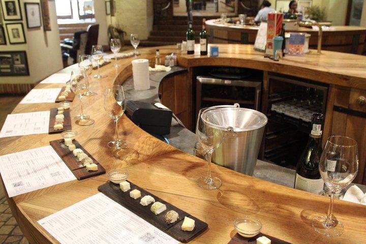 Tour de cata de vinos Stellenbosch & Paarl con transporte