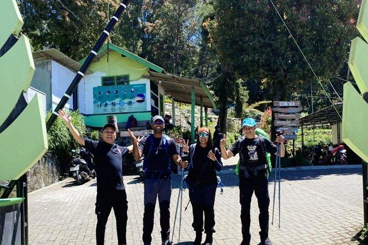 メルバブ山ハイキング＆キャンプツアー2日間