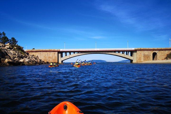 エサロの滝へのカヤック：ガイド付きカヤックツアー