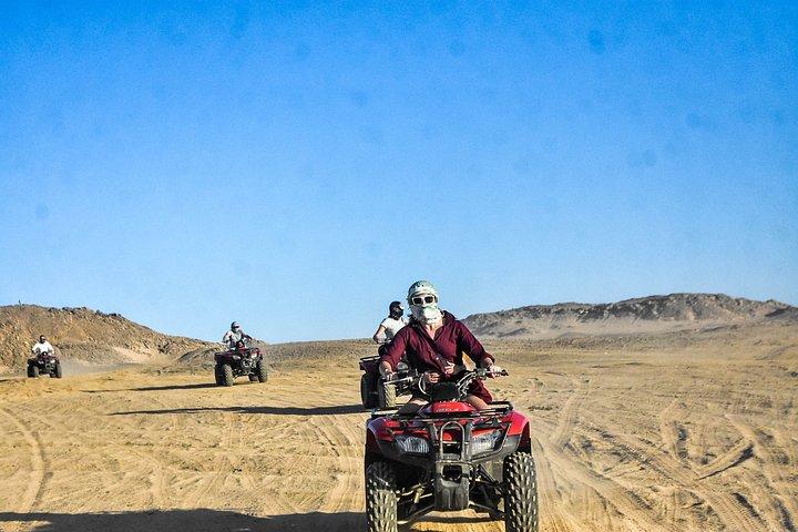ハルガダ ATV クアッドサファリ、バギー、BBQディナー＆ショー