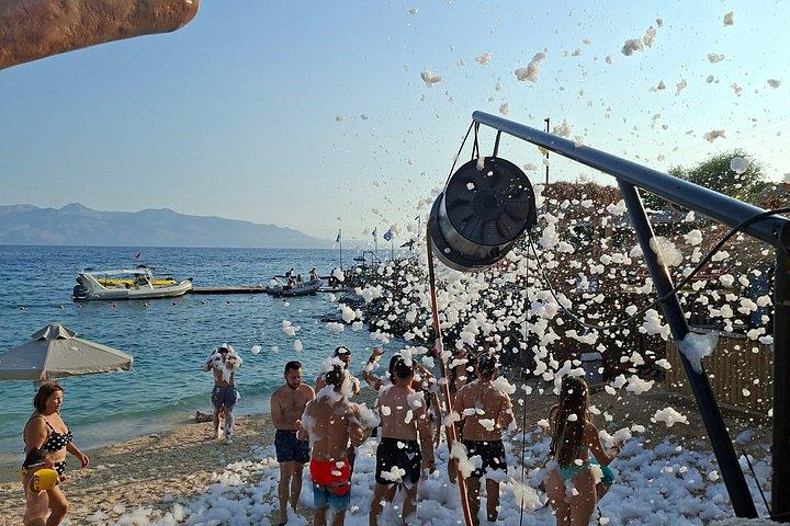 サランド：スピードボートでの少人数グループボートツアー、水泳＆シュノーケリングストップ