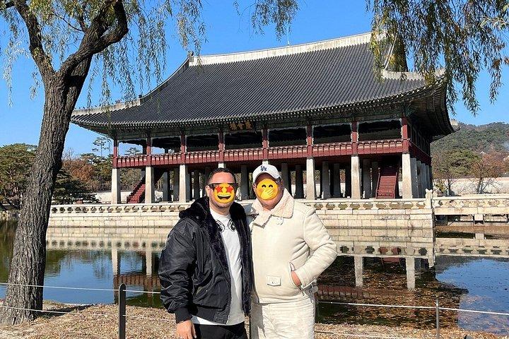 Seoul: Private Luxury SUV Tour by Escalade | Minimum Walking