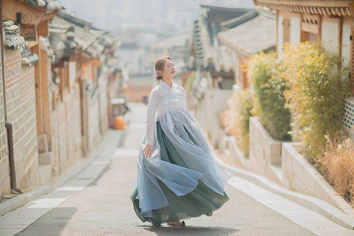 Seoul: Private Luxury SUV Tour by Escalade | Minimum Walking