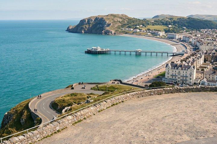 Tour privato personalizzato dei castelli di Llandudno e Portmeirion