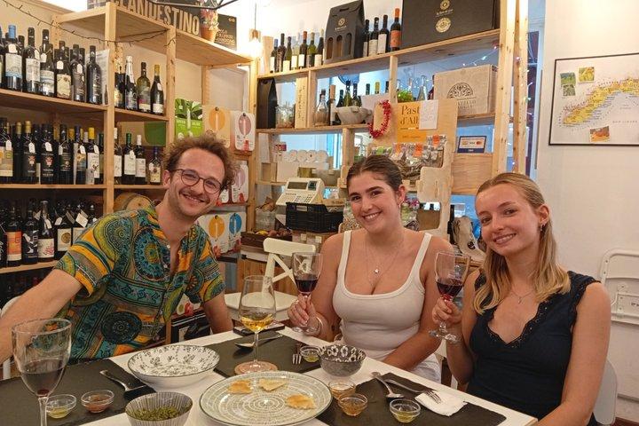 Genova : 5 vinhos ligurianos com degustação de pesto, focaccia e queijo