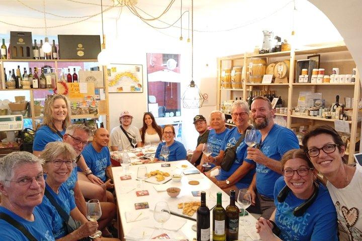 Genova : 5 vinhos ligurianos com degustação de pesto, focaccia e queijo