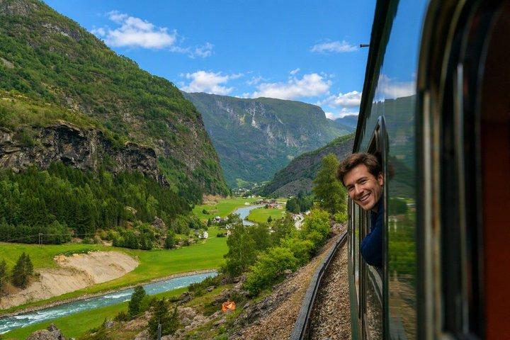 Bergen : Legendäre Flammeisenbahn & UNESCO Fjordkreuzfahrt