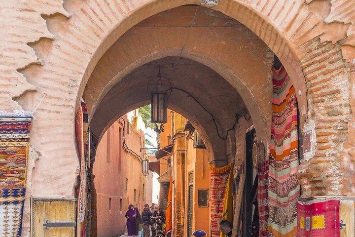 Excursion d'une journée à Marrakech avec Guide local féminin
