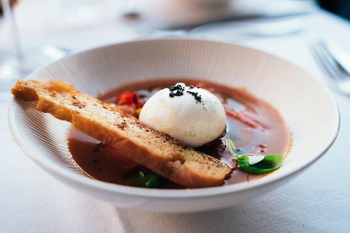 Paris Gourmet Dinner Seine Flusskreuzfahrt mit Sänger und DJ Set