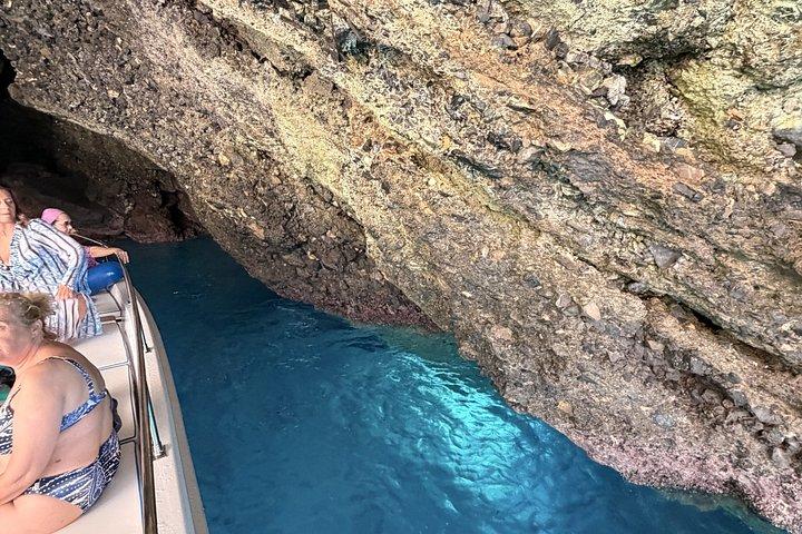 ラ・スペツィア：ポルトヴェーネレのボートツアー（ランチ付き、地元料理とワイン付き）